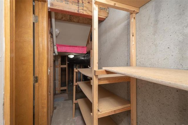 1303 Pin Oak Circle, Ottawa, KS 66067