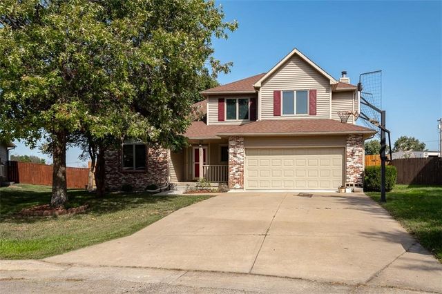 1303 Pin Oak Circle, Ottawa, KS 66067