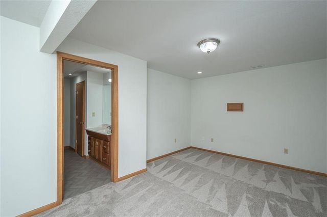 1303 Pin Oak Circle, Ottawa, KS 66067