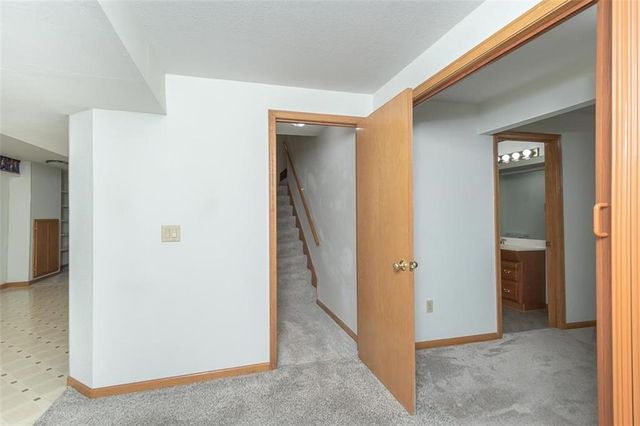 1303 Pin Oak Circle, Ottawa, KS 66067