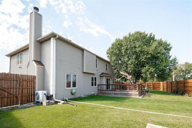 1303 Pin Oak Circle, Ottawa, KS 66067