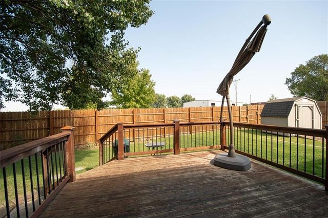 1303 Pin Oak Circle, Ottawa, KS 66067