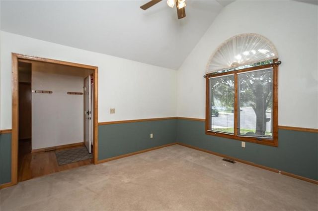 1303 Pin Oak Circle, Ottawa, KS 66067