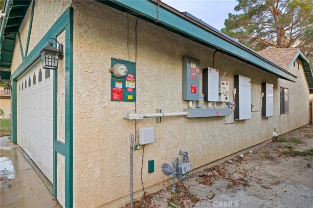 1008 E Newgrove, Lancaster, CA 93535