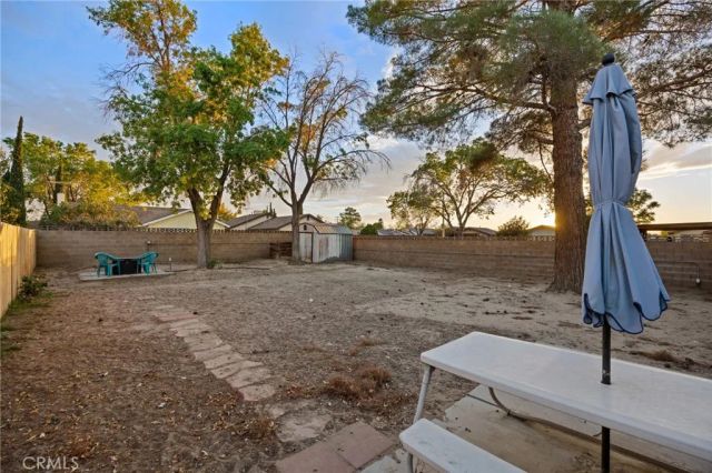 1008 E Newgrove, Lancaster, CA 93535