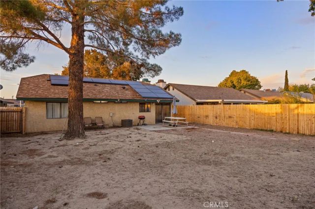 1008 E Newgrove, Lancaster, CA 93535