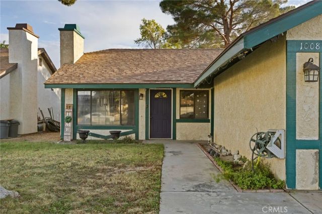 1008 E Newgrove, Lancaster, CA 93535