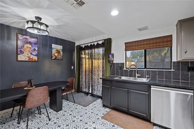 1008 E Newgrove, Lancaster, CA 93535
