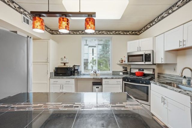 1561 Pinehurst, Upper St Clair, PA 15241