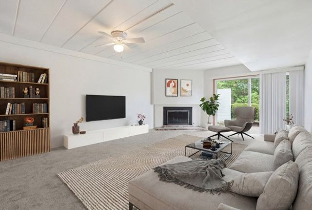 1561 Pinehurst, Upper St Clair, PA 15241