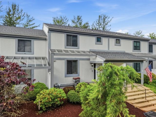 1561 Pinehurst, Upper St Clair, PA 15241