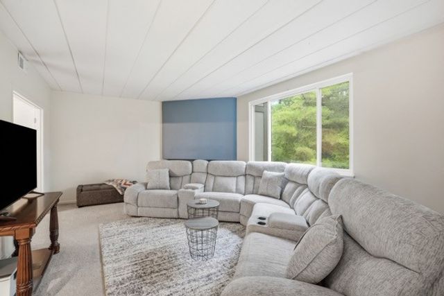 1561 Pinehurst, Upper St Clair, PA 15241