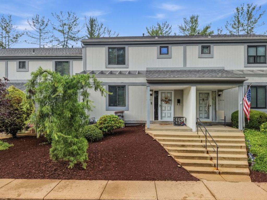 1561 Pinehurst, Upper St Clair, PA 15241