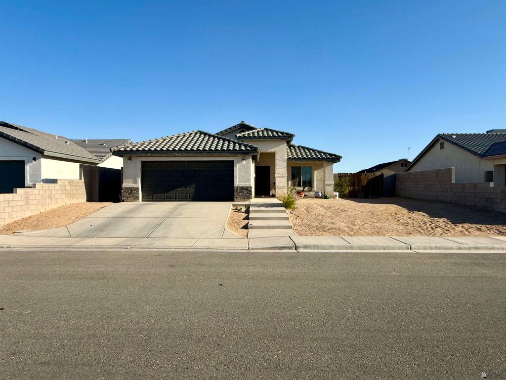 3813 E Nadine St, San Luis, AZ 85336