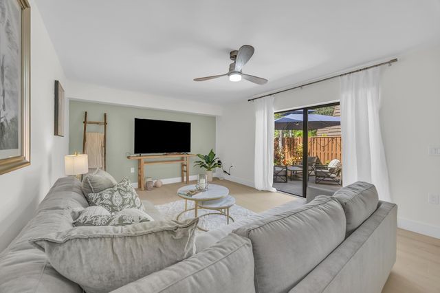 1208 12th Court, Jupiter, FL 33477