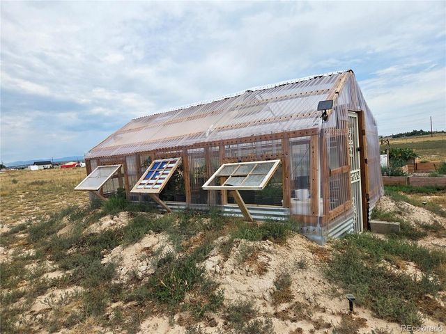 1045 E Jaroso Dr, Pueblo West, CO 81007