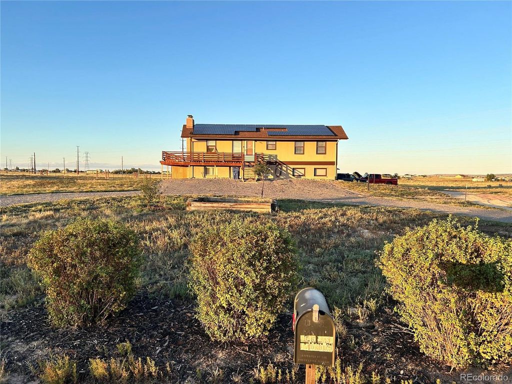 1045 E Jaroso Dr, Pueblo West, CO 81007