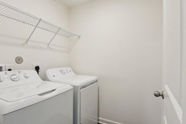 8867 Salamander Road 26, North Charleston, SC 29406