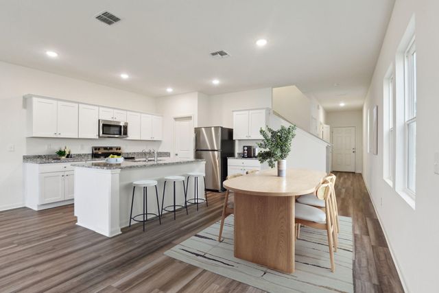 8867 Salamander Road 26, North Charleston, SC 29406