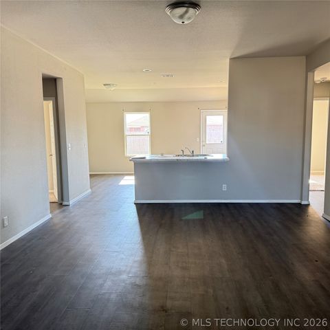 7510 E 159th Street S, Bixby, OK 74008