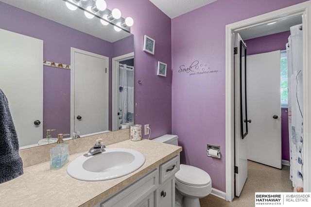 9624 Ames Avenue, Omaha, NE 68134