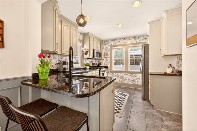 350 Farmington Road, Rochester, NY 14609