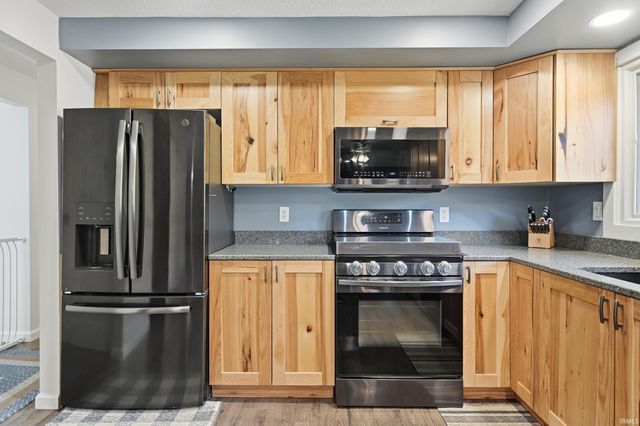 105 Bridgeton Court, Fort Wayne, IN 46819