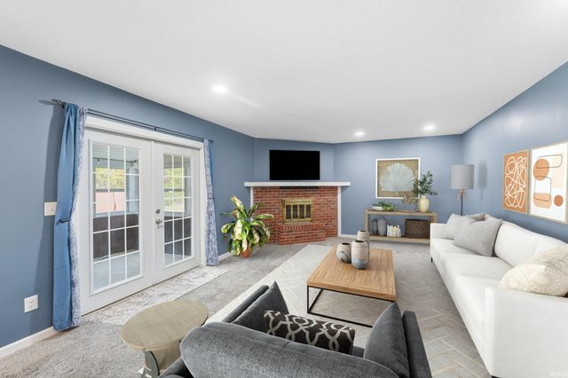 105 Bridgeton Court, Fort Wayne, IN 46819