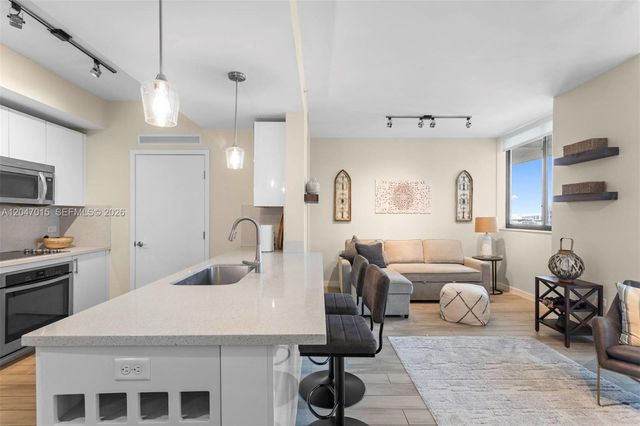 999 SW 1st Avenue 2015, Miami, FL 33130