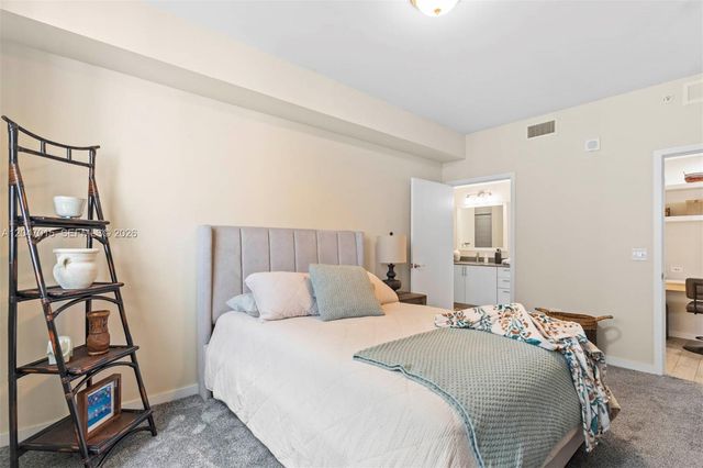 999 SW 1st Avenue 2015, Miami, FL 33130