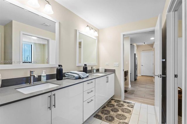 999 SW 1st Avenue 2015, Miami, FL 33130