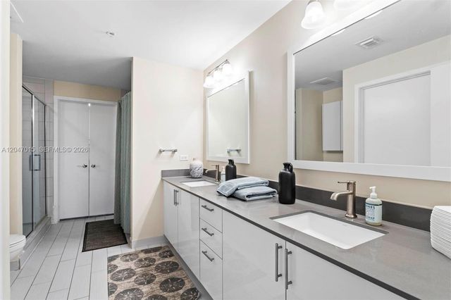 999 SW 1st Avenue 2015, Miami, FL 33130