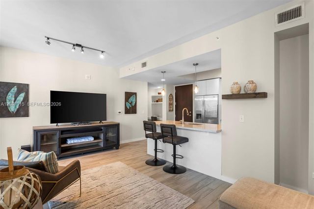 999 SW 1st Avenue 2015, Miami, FL 33130