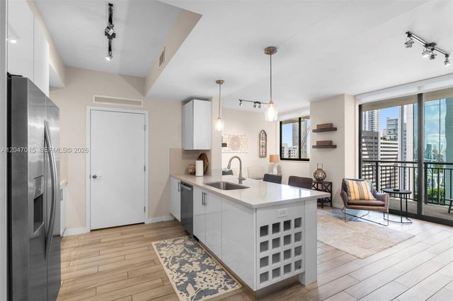 999 SW 1st Avenue 2015, Miami, FL 33130