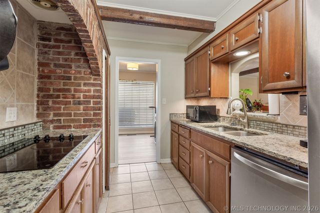 7634 E 58th Place, Tulsa, OK 74145