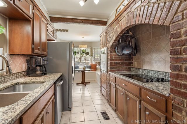 7634 E 58th Place, Tulsa, OK 74145