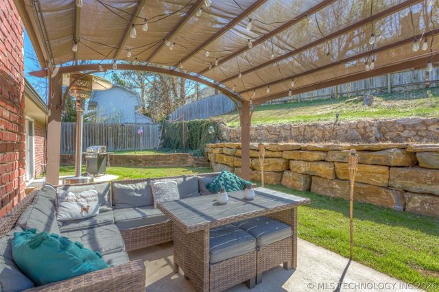 7634 E 58th Place, Tulsa, OK 74145