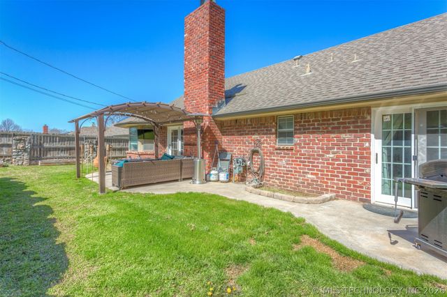 7634 E 58th Place, Tulsa, OK 74145