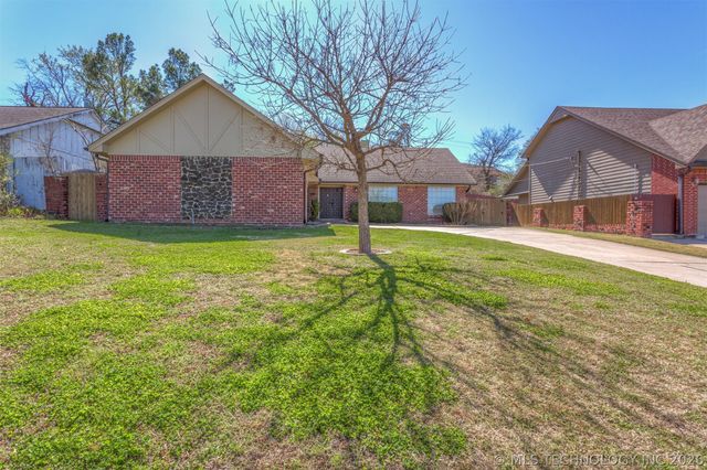 7634 E 58th Place, Tulsa, OK 74145