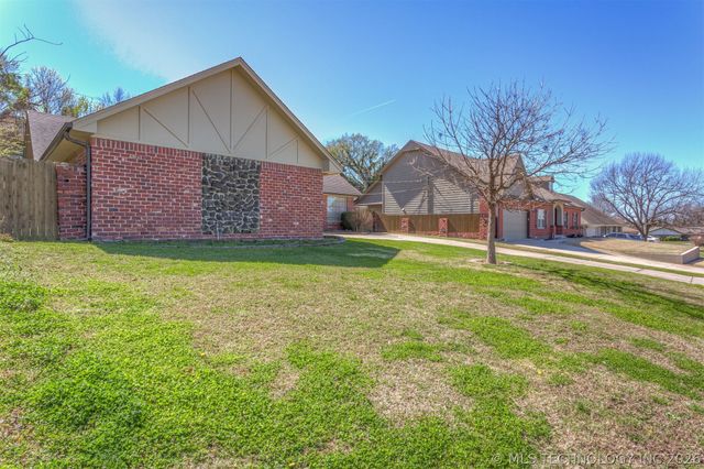 7634 E 58th Place, Tulsa, OK 74145