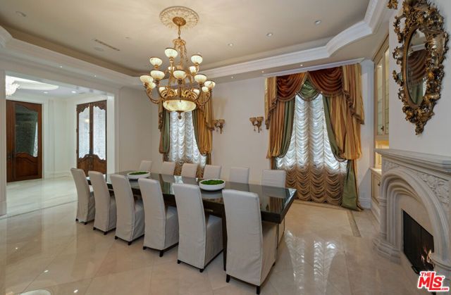 1021 N Crescent Drive, Beverly Hills, CA 90210