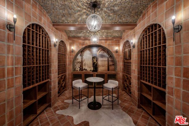 1021 N Crescent Drive, Beverly Hills, CA 90210