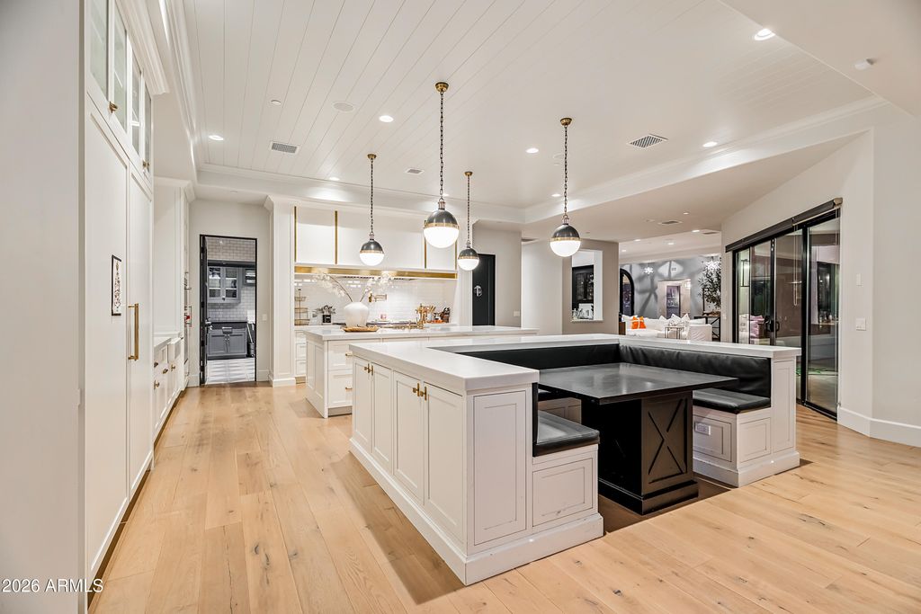 Image 18 of property listing at 10104 E GARY Road, Scottsdale, AZ 85260