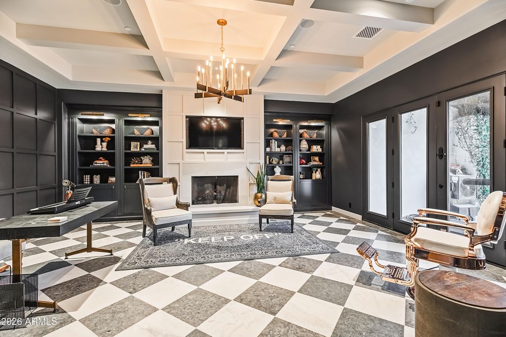 Image 2 of property listing at 10104 E GARY Road, Scottsdale, AZ 85260