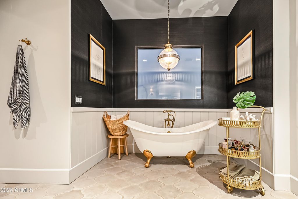 Image 25 of property listing at 10104 E GARY Road, Scottsdale, AZ 85260