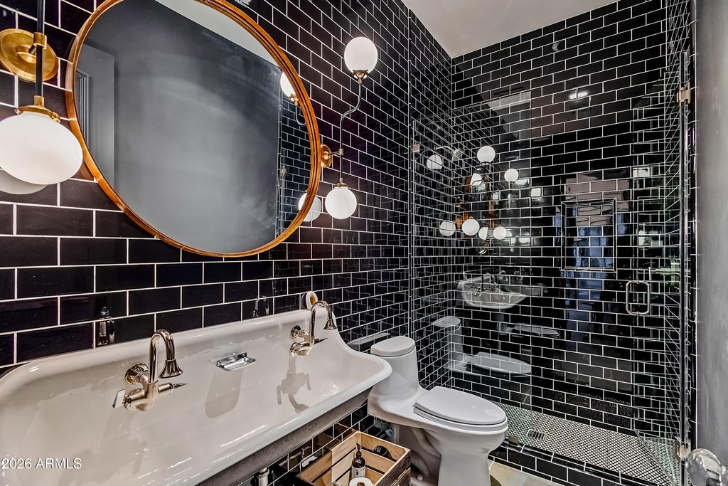 Image 40 of property listing at 10104 E GARY Road, Scottsdale, AZ 85260