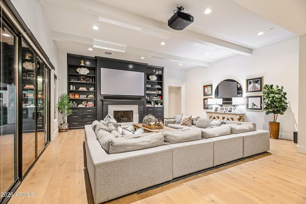 Image 8 of property listing at 10104 E GARY Road, Scottsdale, AZ 85260