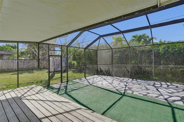 19830 SW 92nd Ave, Cutler Bay, FL 33157