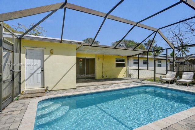 19830 SW 92nd Ave, Cutler Bay, FL 33157