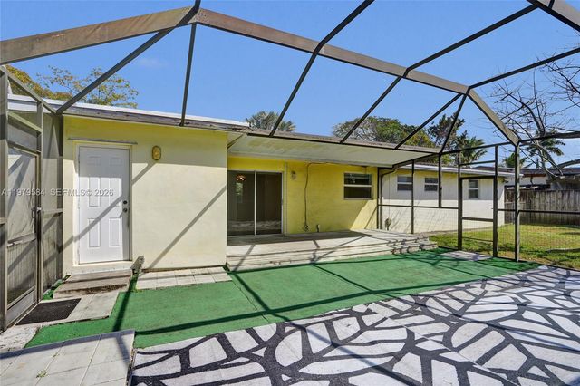 19830 SW 92nd Ave, Cutler Bay, FL 33157